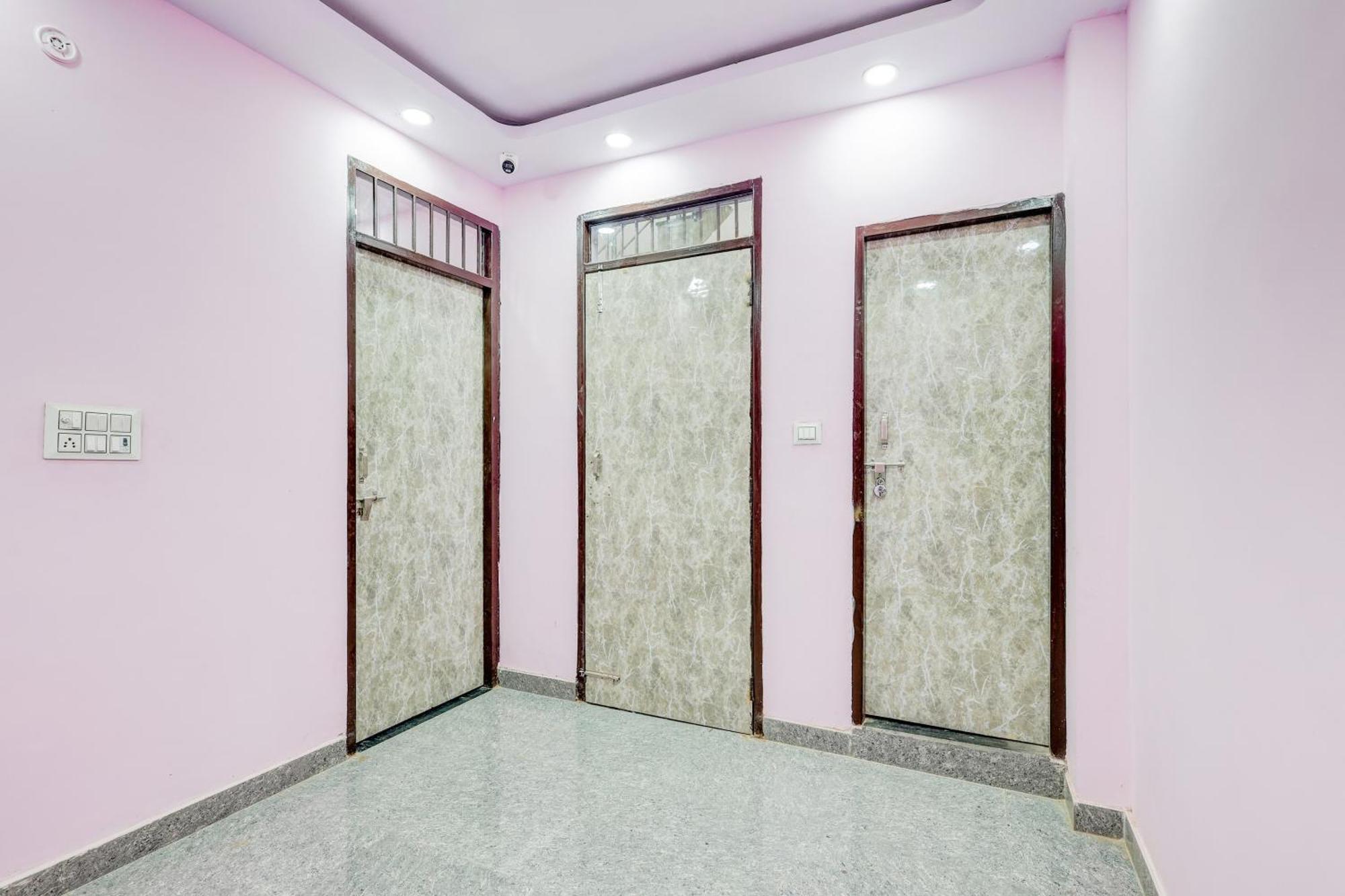 Hotel O Govind Residency Нью-Дели Экстерьер фото
